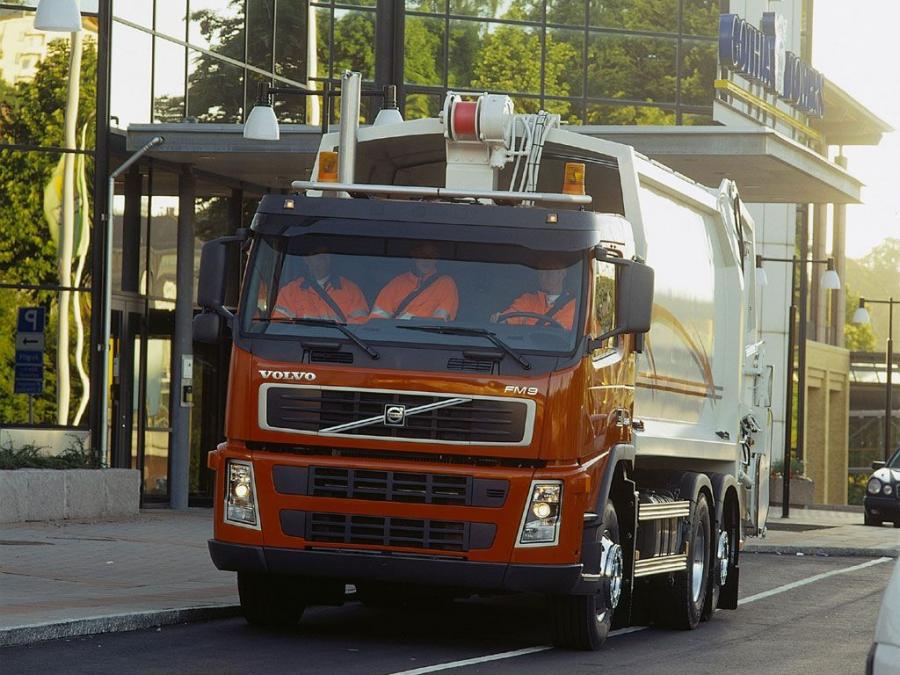  Volvo FM9 6x2 Rolloffcon 2003 года  (фото 4 из 11)